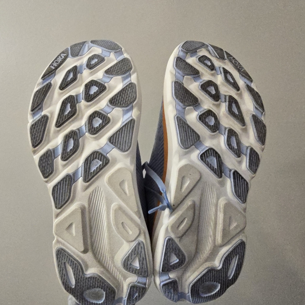 Hoka Women's Clifton 9 Sneaker, Airy Blue/Ice Water - Picture 5 of 6